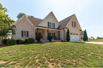428 Wentworth Drive, Winston-Salem, NC 27107 - Photo 4