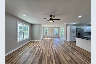 2934 S Stratford Road, Winston-Salem, NC 27103 - Photo 4