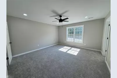 2934 S Stratford Road, Winston-Salem, NC 27103 - Photo 12
