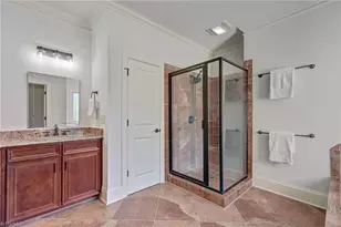 8105 Rogers Ct, Greensboro, NC 27455 - Photo 18