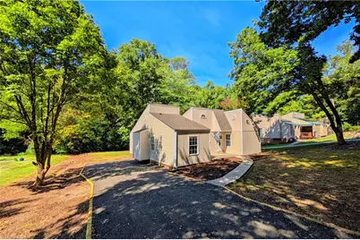 130 Roswell Drive, Kernersville, NC 27284 - Photo 2