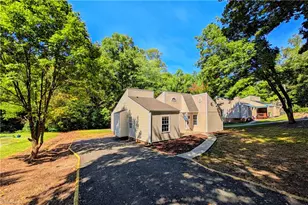 130 Roswell Dr, Kernersville, NC 27284 - Photo 2