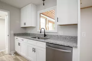 4302 Oak Hollow Dr, High Point, NC 27265 - Photo 6