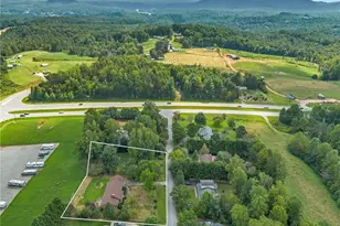 196 Lewis Fork Dr, Wilkesboro, NC 28697 - Photo 4