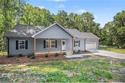406 Grant Street, Yadkinville, NC 27055 - Photo 2