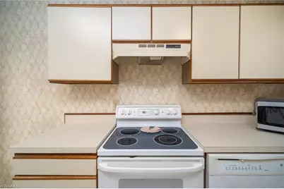 1447 Grantland Place, Greensboro, NC 27410 - Photo 10