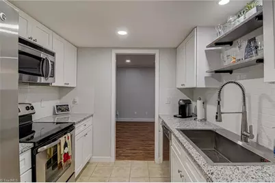 4010 Huntingreen Lane #D, Winston-Salem, NC 27106 - Photo 8
