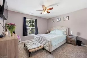 903 Hanahan Ct, Greensboro, NC 27409 - Photo 8