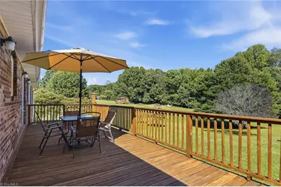 2301 Griffith Road, Winston-Salem, NC 27103 - Photo 28