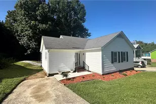 1802 Bristol Rd, Greensboro, NC 27406 - Photo 2