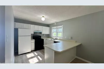 1802 Bristol Road, Greensboro, NC 27406 - Photo 8