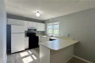1802 Bristol Rd, Greensboro, NC 27406 - Photo 8