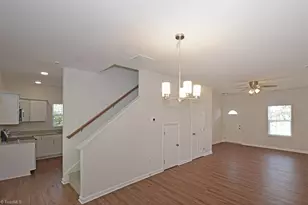 3439 Littlefield Wy, Greensboro, NC 27405 - Photo 4