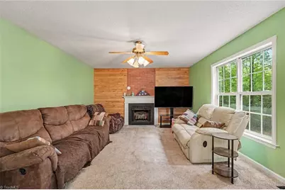215 Blakes Court, Thomasville, NC 27360 - Photo 2