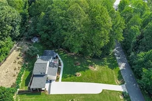 2311 Oakcliffe Dr, Kernersville, NC 27284 - Photo 32