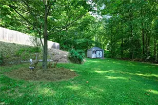 2311 Oakcliffe Dr, Kernersville, NC 27284 - Photo 40