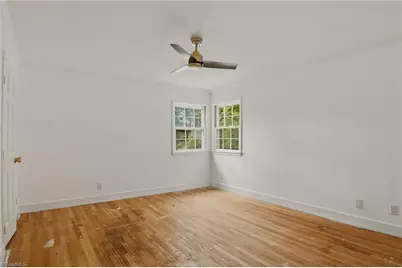 33 Kemp Road E, Greensboro, NC 27410 - Photo 24
