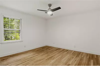 33 Kemp Road E, Greensboro, NC 27410 - Photo 20