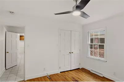 33 Kemp Road E, Greensboro, NC 27410 - Photo 16