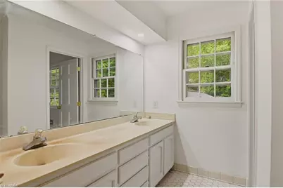 33 Kemp Road E, Greensboro, NC 27410 - Photo 22