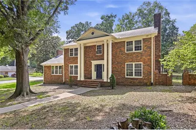 33 Kemp Road E, Greensboro, NC 27410 - Photo 2
