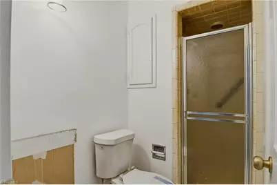 33 Kemp Road E, Greensboro, NC 27410 - Photo 14