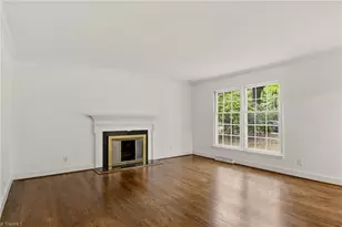 33 Kemp Rd E, Greensboro, NC 27410 - Photo 6