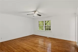 33 Kemp Rd E, Greensboro, NC 27410 - Photo 16