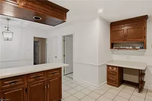 33 Kemp Rd E, Greensboro, NC 27410 - Photo 12
