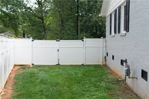 3403 Charing Cross Rd, Greensboro, NC 27455 - Photo 36