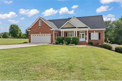 117 Chandler Drive, Lexington, NC 27295 - Photo 2