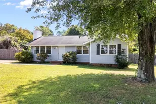 5615 Plantation Dr, Winston-Salem, NC 27105 - Photo 4