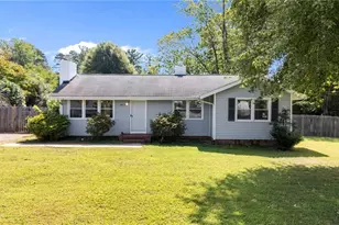 5615 Plantation Dr, Winston-Salem, NC 27105 - Photo 2