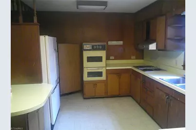 320 E Vandalia Road, Greensboro, NC 27406 - Photo 2