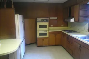 320 E Vandalia Rd, Greensboro, NC 27406 - Photo 2