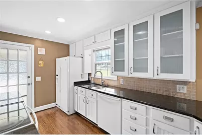 590 N Peace Haven Road, Winston-Salem, NC 27104 - Photo 8