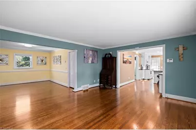 590 N Peace Haven Road, Winston-Salem, NC 27104 - Photo 6