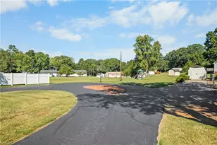 590 N Peace Haven Rd, Winston-Salem, NC 27104 - Photo 30