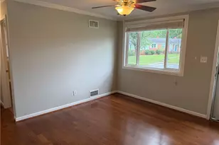 1828 Villa Dr, Greensboro, NC 27403 - Photo 4