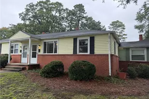 1828 Villa Dr, Greensboro, NC 27403 - Photo 2