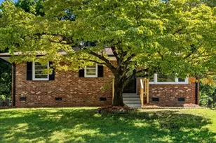 1804 Woodmere Dr, Greensboro, NC 27405 - Photo 2