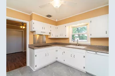 1901 Lynnwood Drive, Burlington, NC 27215 - Photo 10