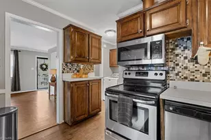 2608 David Caldwell Dr, Greensboro, NC 27408 - Photo 12