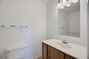 2210 New Garden Rd, Greensboro, NC 27410 - Photo 18