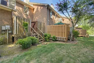 2210 New Garden Rd, Greensboro, NC 27410 - Photo 26