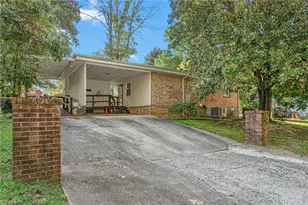 2401 Bywood Rd, Greensboro, NC 27405 - Photo 22