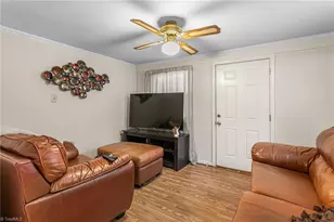 2401 Bywood Rd, Greensboro, NC 27405 - Photo 12