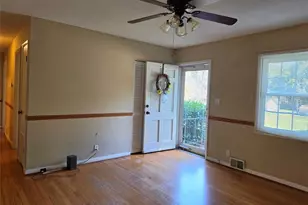 379 W Maple Ave, Mocksville, NC 27028 - Photo 2