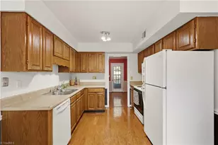 3936 New Garden Park, Greensboro, NC 27410 - Photo 8