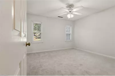 3936 New Garden Park, Greensboro, NC 27410 - Photo 14